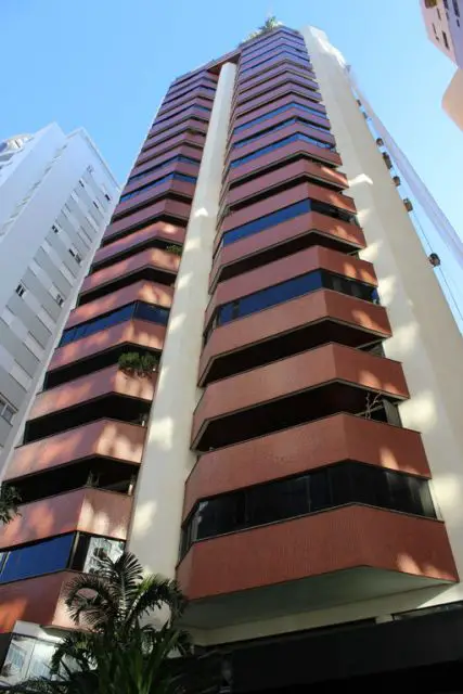 Apartamento com 4 Quartos para Alugar, 210 m² por R$ 1.500/Mês Rua Arthur Thomas - Centro, Maringá - PR
