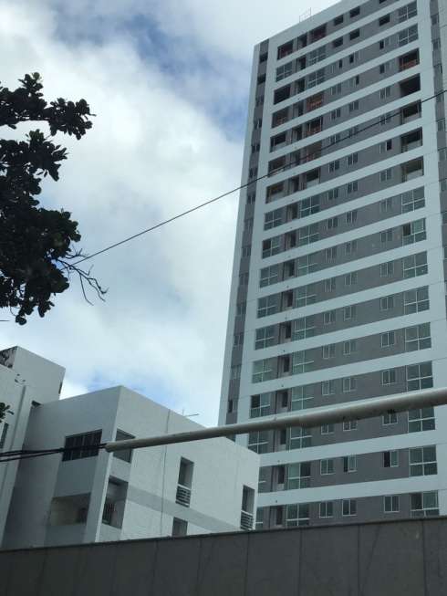 Apartamento com 3 Quartos à Venda, 60 m² por R$ 205.000 Avenida Beira Mar, 90 - Candeias, Jaboatão dos Guararapes - PE