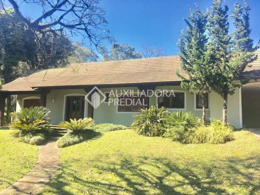Casa com 5 Quartos para Alugar, 260 m² por R$ 4.600/Mês Planalto, Gramado - RS