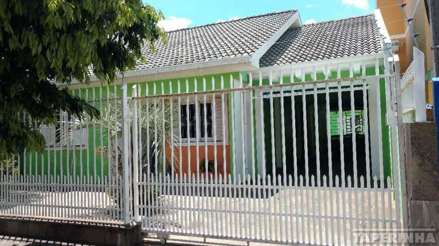Casa com 4 Quartos à Venda, 131 m² por R$ 590.000 Rua das Castanheiras - Pinheiro Machado, Santa Maria - RS