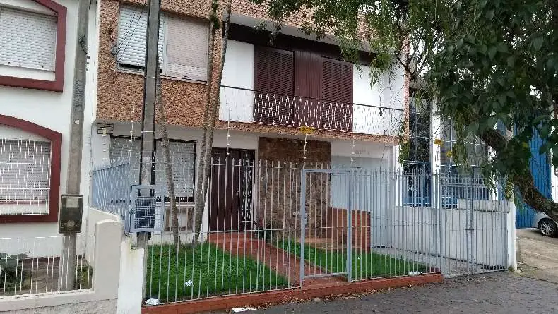 Casa com 12 Quartos para Alugar, 350 m² por R$ 5.500/Mês Avenida França, 496 - Navegantes, Porto Alegre - RS