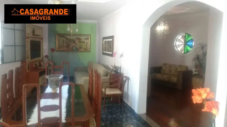 Casa com 3 Quartos à Venda, 182 m² por R$ 550.000 Vila Industrial, São José dos Campos - SP