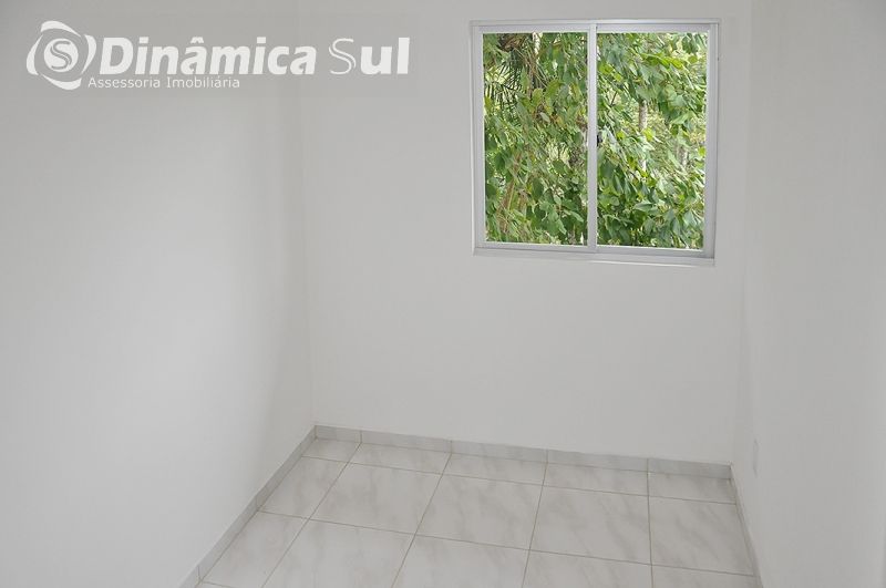 Apartamento com 3 Quartos à Venda, 78 m² por R$ 180.000 Rua Divinópolis, 999 - Velha, Blumenau - SC