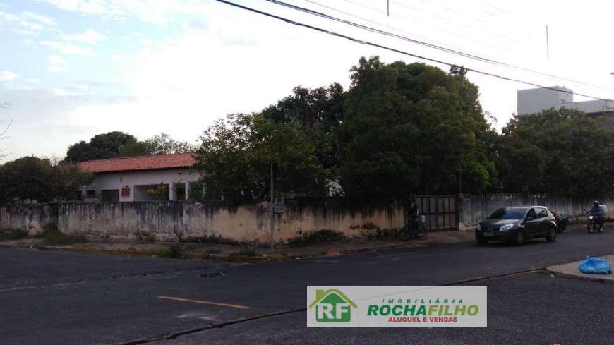 Casa com 3 Quartos para Alugar, 1500 m² por R$ 6.000/Mês Avenida Rio Poti - Fátima, Teresina - PI