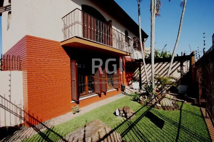 Casa com 5 Quartos à Venda, 459 m² por R$ 850.000 Alto Petrópolis, Porto Alegre - RS