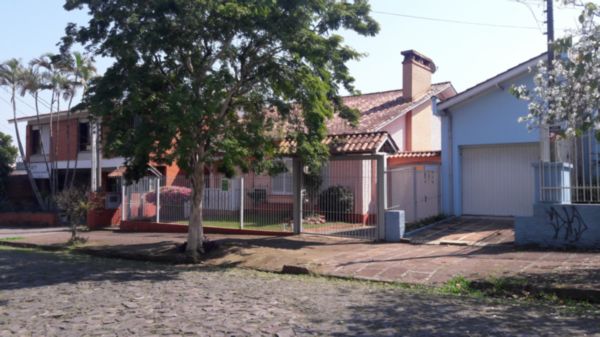 Casa com 3 Quartos à Venda, 139 m² por R$ 580.000 Rua Madre Anna, 116 - São José, São Leopoldo - RS