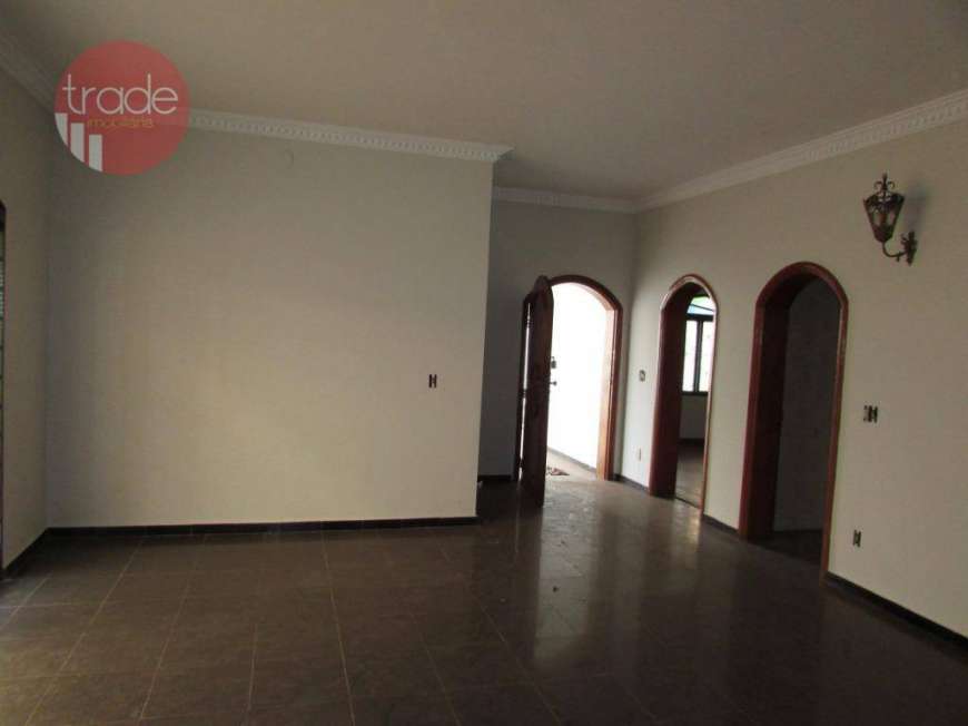 Casa com 3 Quartos para Alugar, 255 m² por R$ 3.500/Mês Avenida Talita Regazzini Verçosa - Ribeirânia, Ribeirão Preto - SP