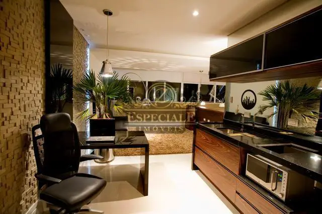 Apartamento com 1 Quarto para Alugar, 60 m² por R$ 3.000/Mês Centro, Curitiba - PR