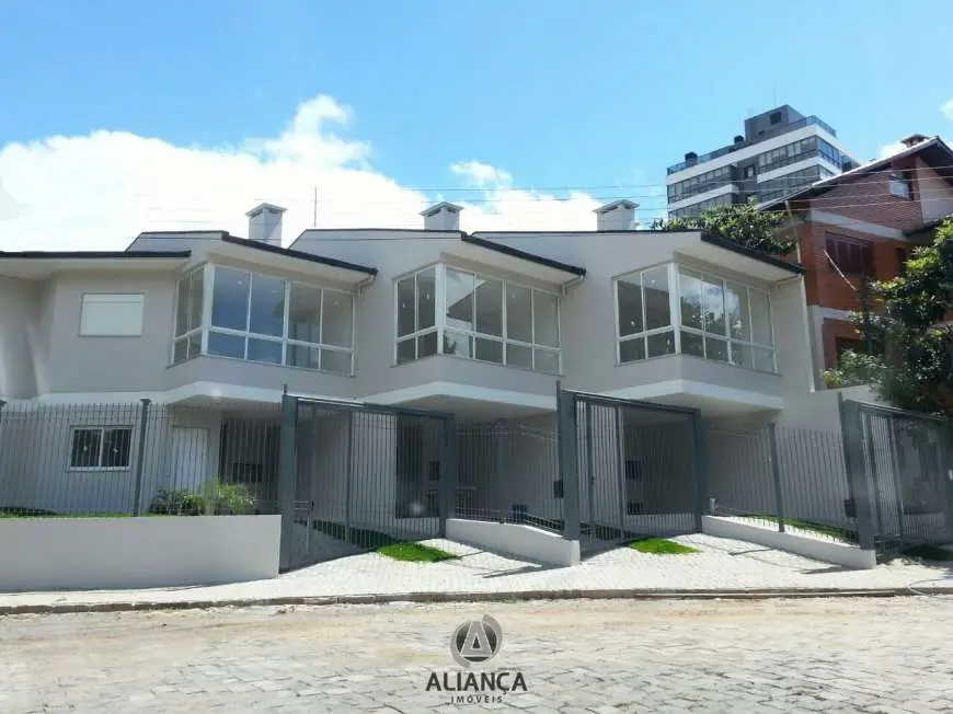 Sobrado com 2 Quartos à Venda, 97 m² por R$ 468.059 Humaitá, Bento Gonçalves - RS