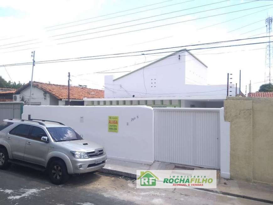 Casa com 3 Quartos para Alugar por R$ 2.200/Mês Rua Quintino Bocaiúva - Centro, Teresina - PI