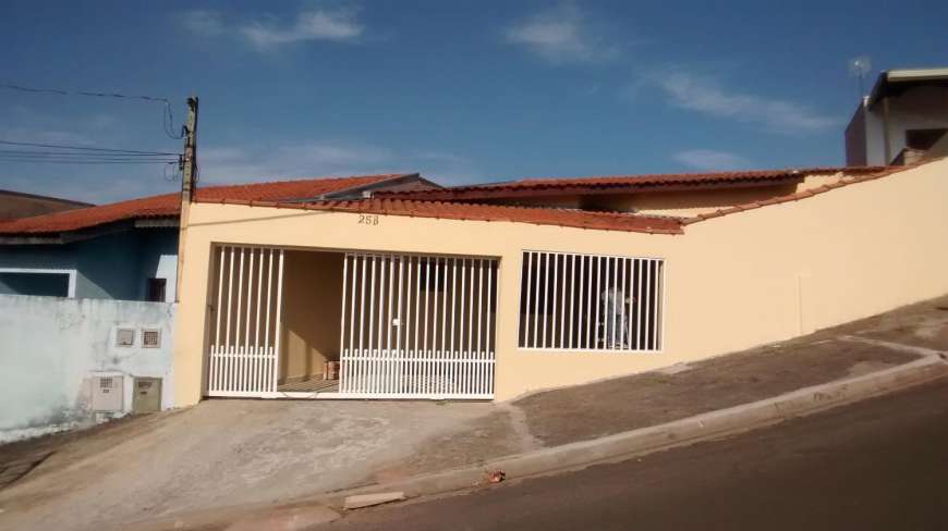 Casa com 3 Quartos para Alugar, 165 m² por R$ 1.750/Mês Loteamento Residencial Ana Carolina, Valinhos - SP