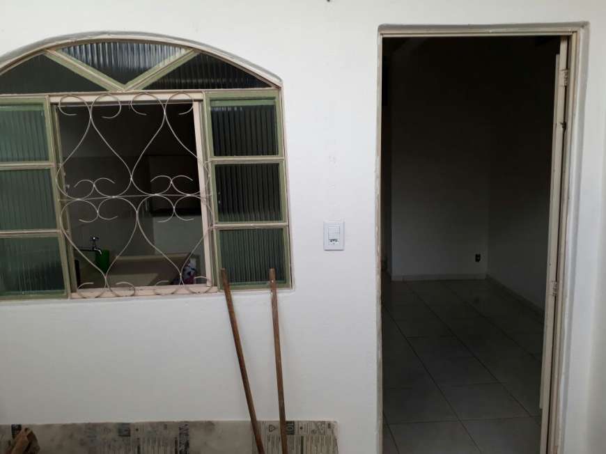 Casa com 1 Quarto para Alugar, 30 m² por R$ 550/Mês Tupi B, Belo Horizonte - MG