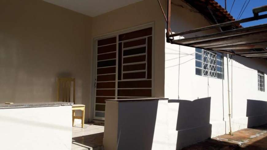 Casa com 2 Quartos para Alugar, 80 m² por R$ 700/Mês Vila Diniz, São José do Rio Preto - SP