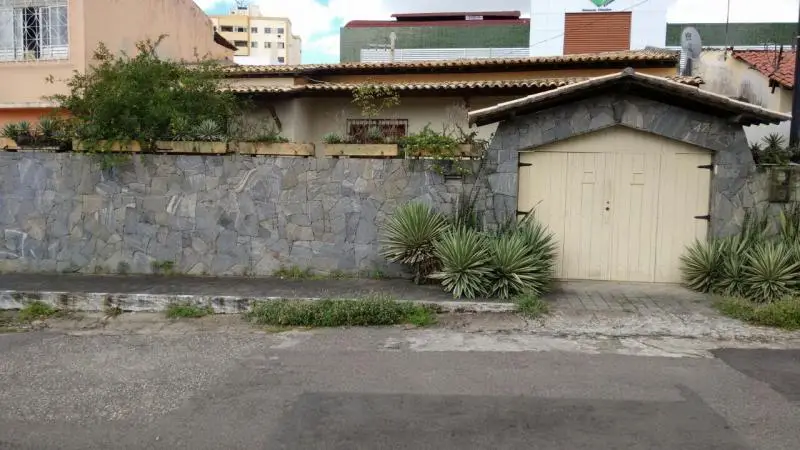 Casa com 3 Quartos à Venda, 130 m² por R$ 475.000 Luzia, Aracaju - SE