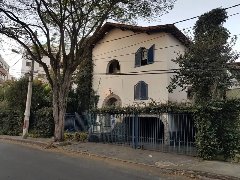 Casa com 7 Quartos para Alugar, 480 m² por R$ 6.000/Mês Rua Custódio de Melo - Liberdade, Belo Horizonte - MG