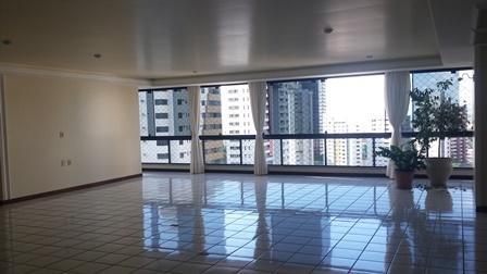Apartamento com 3 Quartos para Alugar, 275 m² por R$ 2.500/Mês Rua Trairi, 558 - Petrópolis, Natal - RN