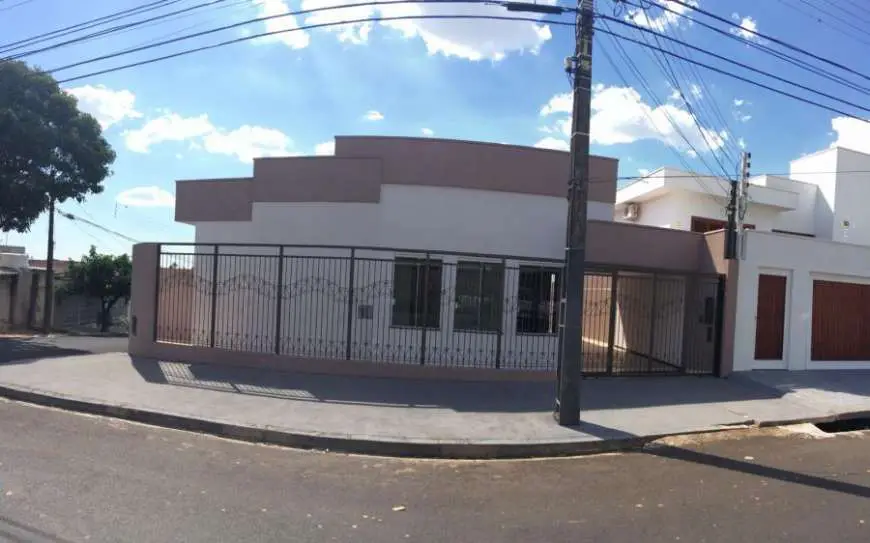 Casa com 3 Quartos à Venda, 170 m² por R$ 400.000 Jardim Aviacao, Presidente Prudente - SP