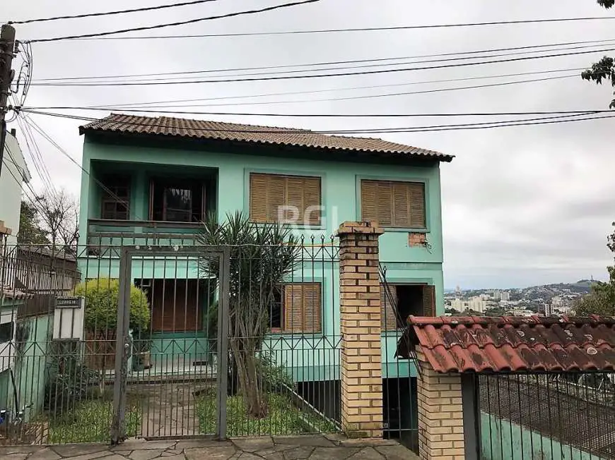Casa com 3 Quartos para Alugar, 117 m² por R$ 1.200/Mês Rua Bazilio Pellin Filho, 1600 - Tristeza, Porto Alegre - RS
