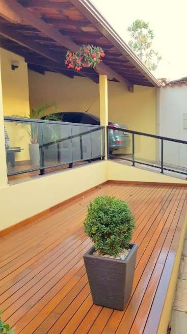 Casa com 3 Quartos à Venda, 230 m² por R$ 1.100.000 Rua Itaí - Santa Efigênia, Belo Horizonte - MG