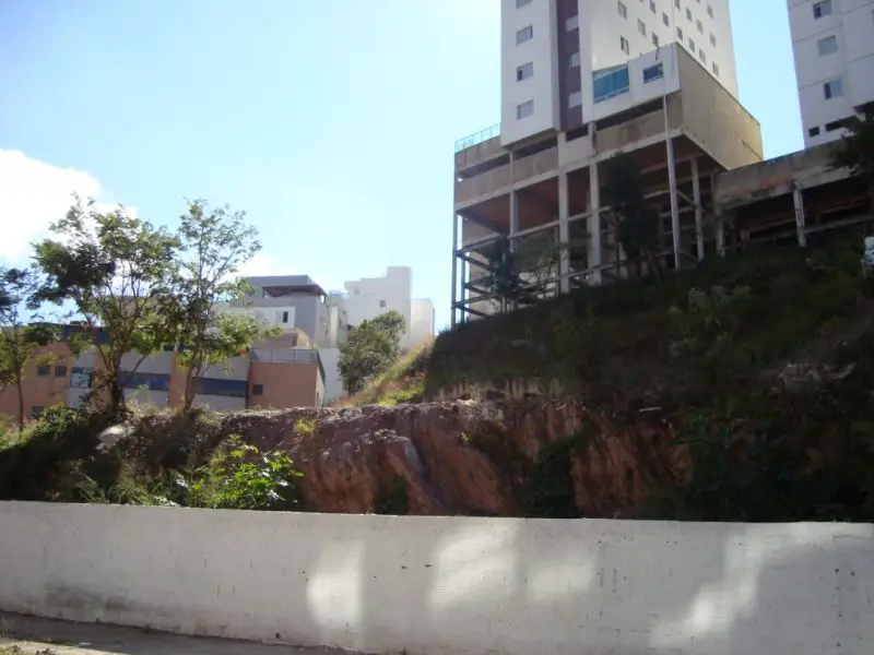 Lote/Terreno à Venda por R$ 2.500.000 Buritis, Belo Horizonte - MG