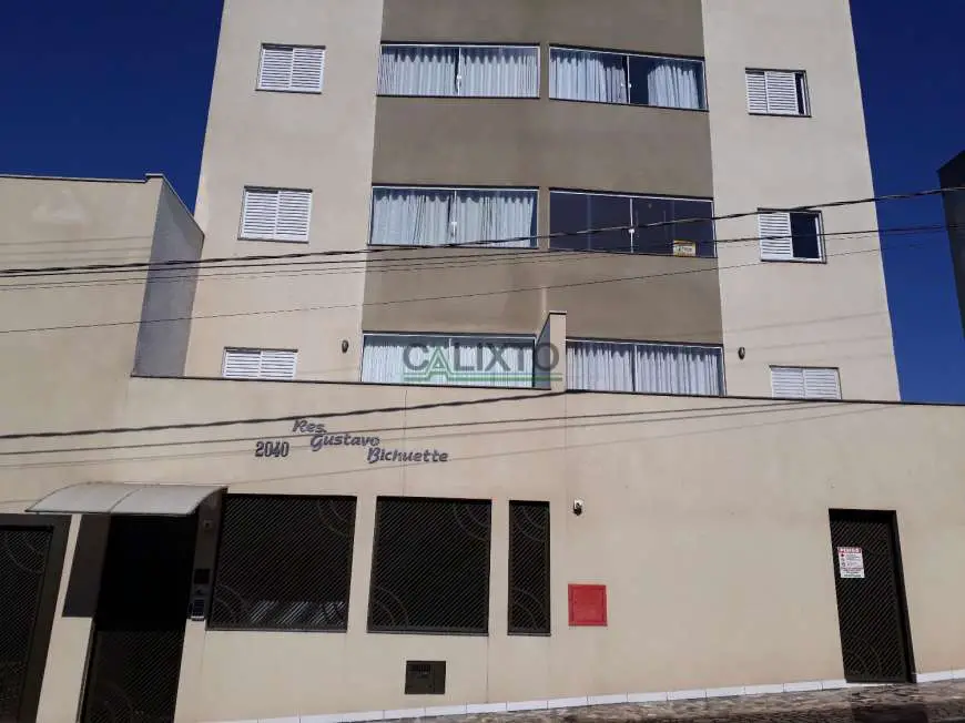 Apartamento com 2 Quartos para Alugar, 118 m² por R$ 800/Mês Centro, Franca - SP