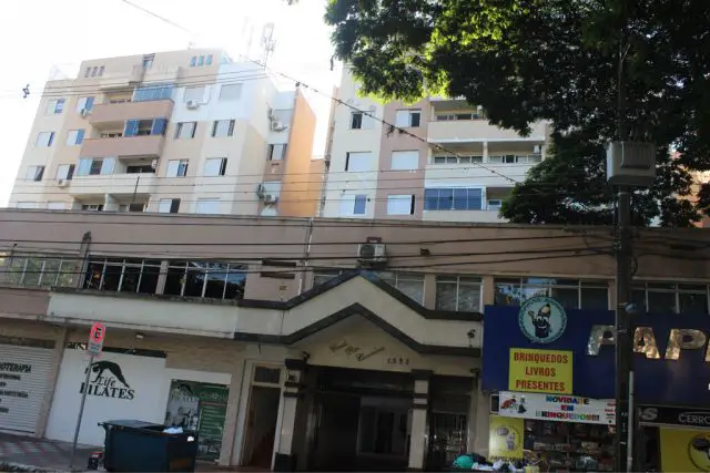 Apartamento com 3 Quartos para Alugar, 90 m² por R$ 1.200/Mês Avenida Cerro Azul - Jardim Novo Horizonte, Maringá - PR