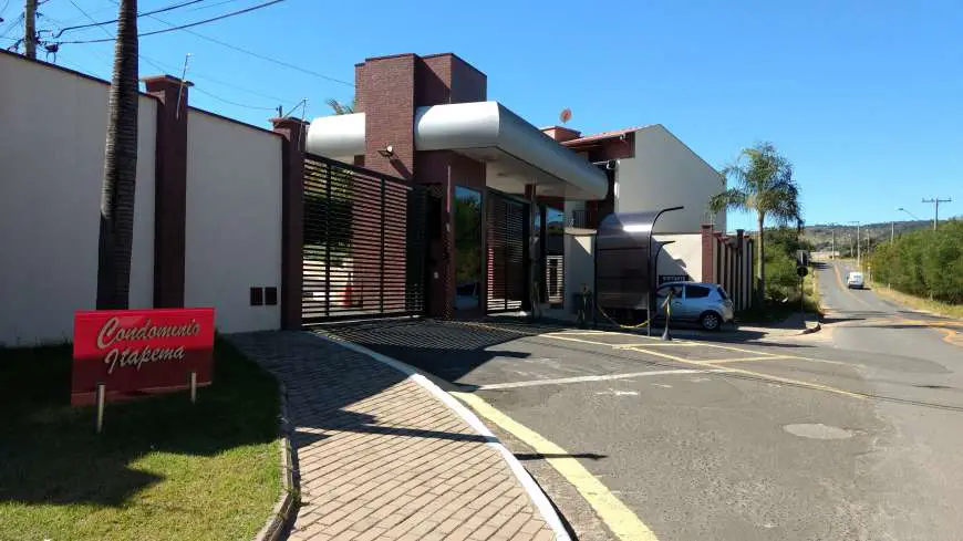 Casa com 3 Quartos para Alugar, 140 m² por R$ 2.400/Mês Avenida Vice-Prefeito Anésio Capovilla, 79 - Vila Capuava, Valinhos - SP