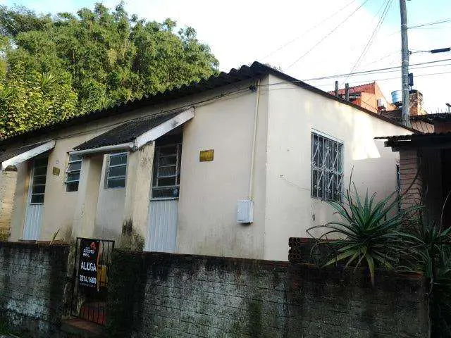 Casa com 1 Quarto para Alugar, 75 m² por R$ 400/Mês Rua Professor Carvalho de Freitas, 125 - Teresópolis, Porto Alegre - RS