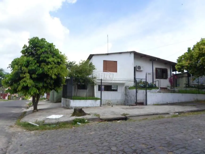 Casa com 3 Quartos à Venda, 145 m² por R$ 238.000 Rua Carlos Lacerda, 11 - Tancredo Neves, Santa Maria - RS