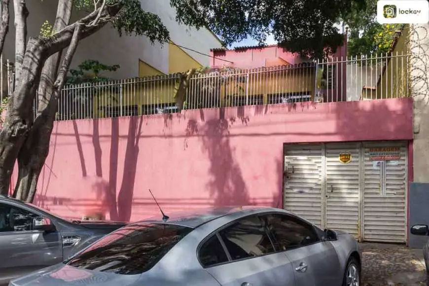 Casa com 5 Quartos para Alugar, 240 m² por R$ 12.000/Mês Rua Piauí, 1447 - Funcionários, Belo Horizonte - MG