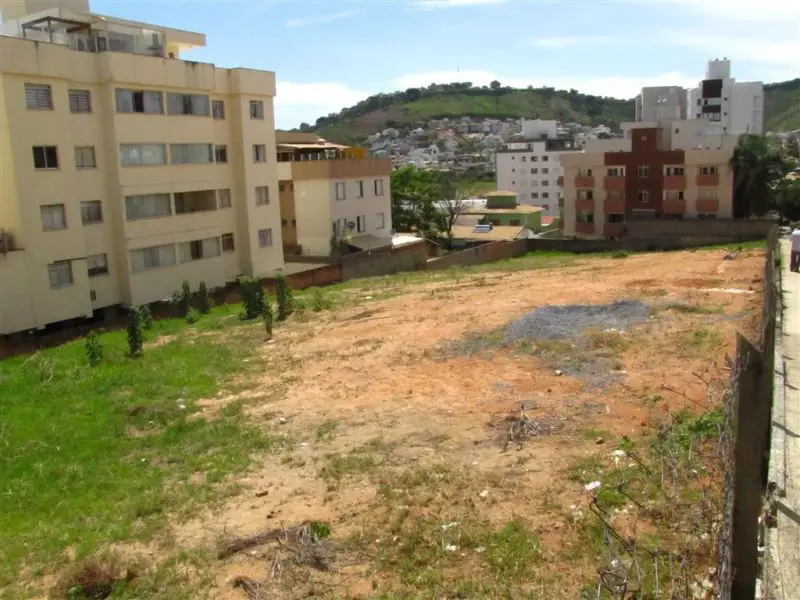 Lote/Terreno à Venda por R$ 4.800.000 Rua Castelo de Abrantes - Castelo, Belo Horizonte - MG