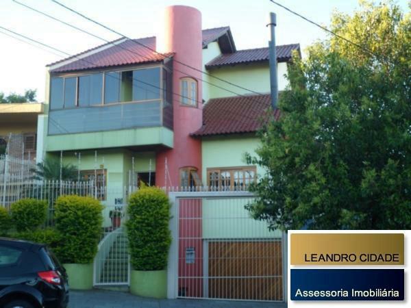 Casa com 3 Quartos à Venda, 332 m² por R$ 934.000 Teresópolis, Porto Alegre - RS