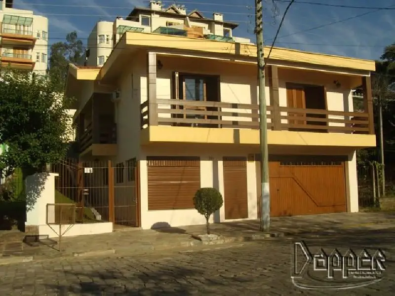 Casa com 3 Quartos à Venda por R$ 724.000 Centro, Sapiranga - RS