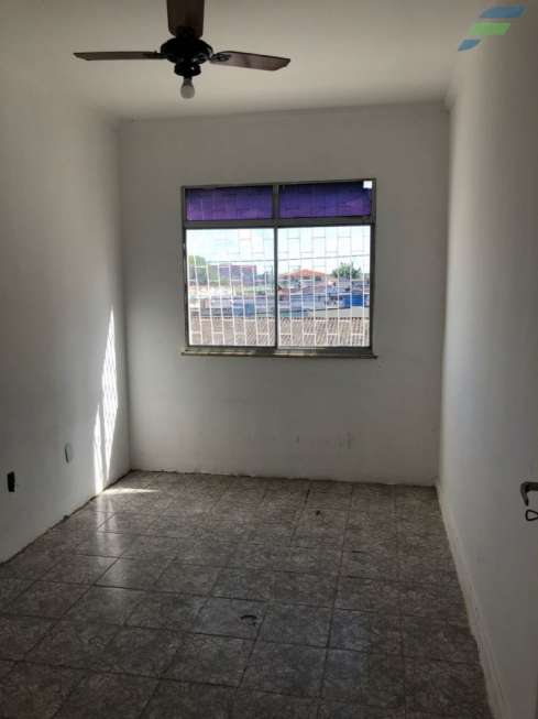 Apartamento com 4 Quartos à Venda, 97 m² por R$ 165.000 Luzia, Aracaju - SE