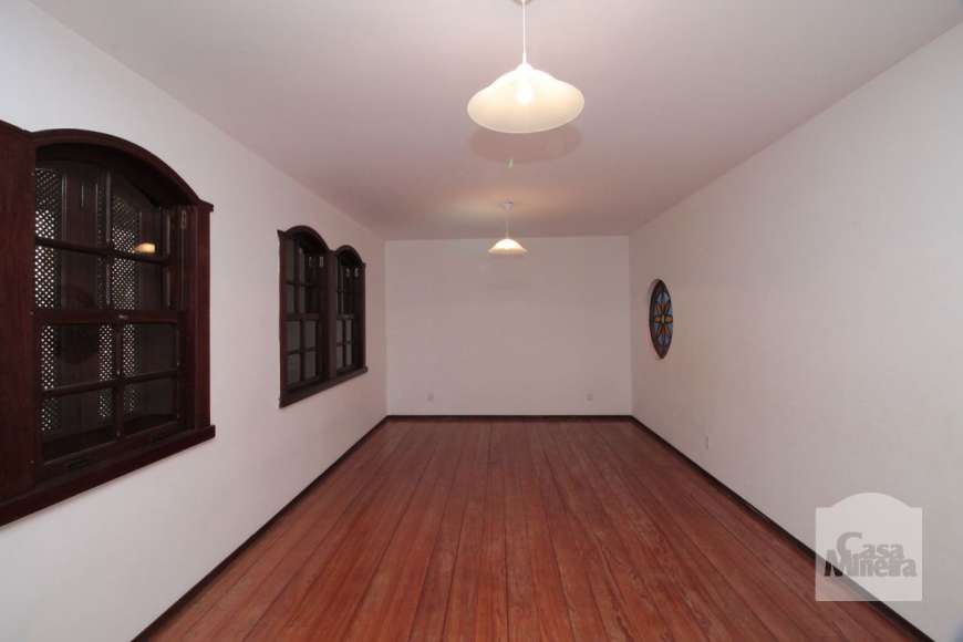 Casa com 3 Quartos para Alugar, 259 m² por R$ 3.500/Mês Rua Senador Pompéo, 29 - Serra, Belo Horizonte - MG