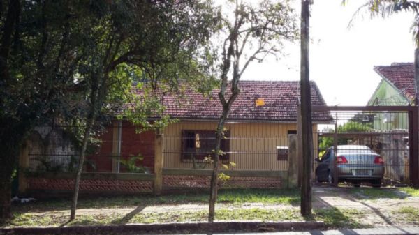 Casa com 2 Quartos à Venda, 151 m² por R$ 479.000 Rua Jorge Simon, 387 - Santa Tereza, Porto Alegre - RS
