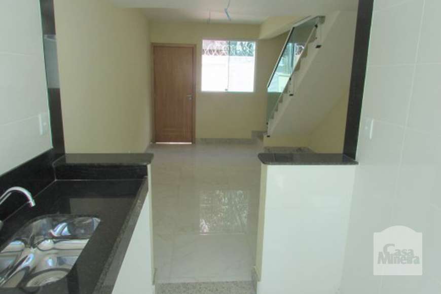 Casa com 2 Quartos à Venda, 55 m² por R$ 299.000 Rua dos Expedicionários - Santa Amélia, Belo Horizonte - MG