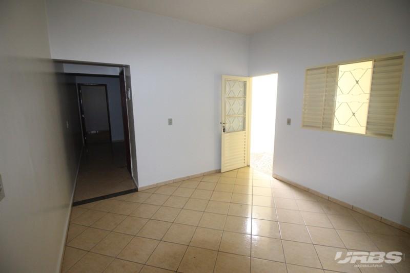 Casa com 2 Quartos para Alugar, 80 m² por R$ 880/Mês Cidade Jardim, Goiânia - GO