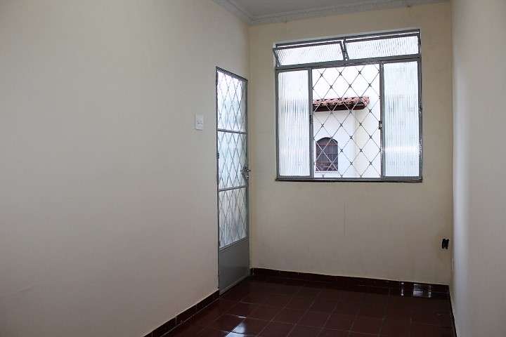 Casa com 2 Quartos para Alugar, 60 m² por R$ 1.000/Mês Rua Clóvis Magalhães Pinto - Cidade Nova, Belo Horizonte - MG