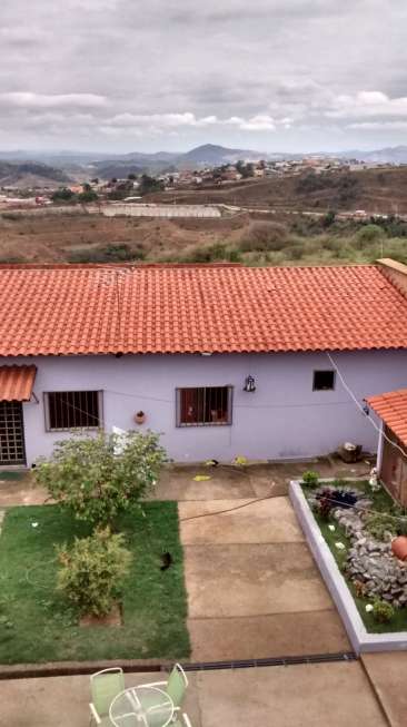 Casa com 4 Quartos à Venda, 230 m² por R$ 700.000 Jardim dos Pirineus, Belo Horizonte - MG