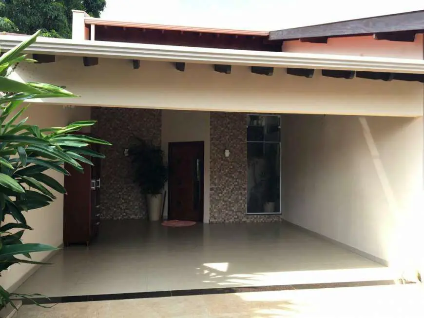 Casa com 3 Quartos à Venda, 238 m² por R$ 650.000 Santa Lúcia - SP