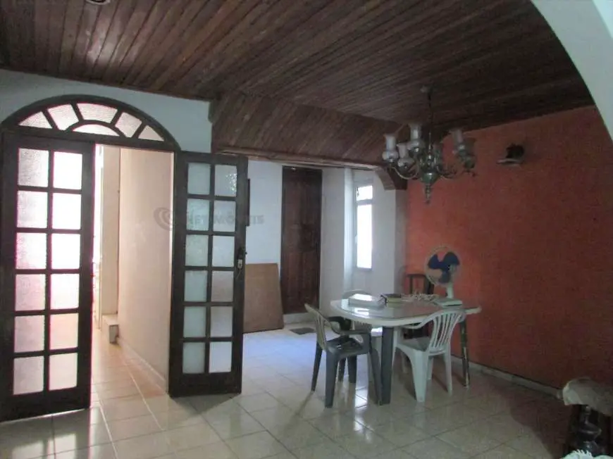 Apartamento com 4 Quartos para Alugar, 230 m² por R$ 1.500/Mês Praia do Canto, Vitória - ES