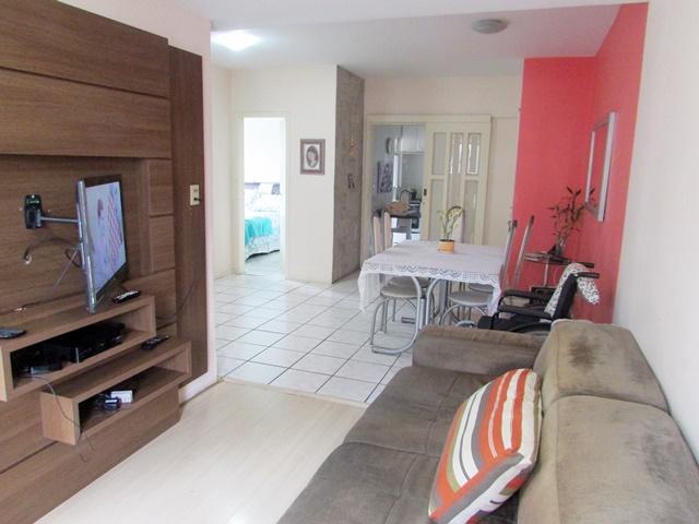Apartamento com 3 Quartos à Venda, 88 m² por R$ 270.000 Saguaçú, Joinville - SC