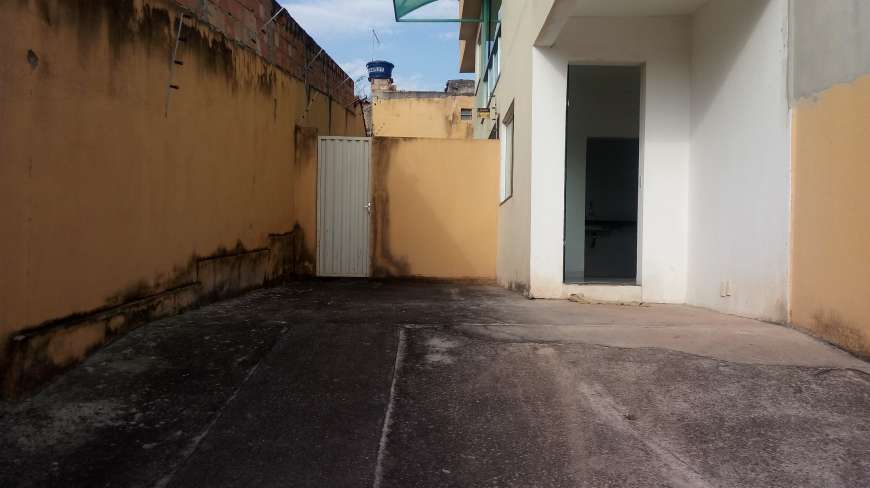 Casa com 2 Quartos à Venda, 72 m² por R$ 180.000 Rua José Gonçalves, 378 - Novo Horizonte, Betim - MG