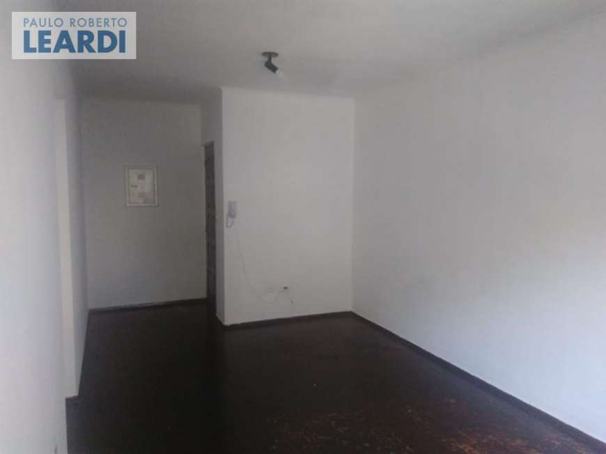 Apartamento com 3 Quartos para Alugar, 70 m² por R$ 1.050/Mês Rua Tiradentes - Centro, Diadema - SP