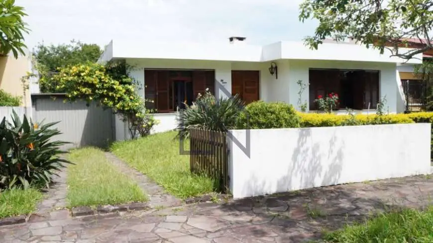 Casa com 4 Quartos à Venda, 262 m² por R$ 1.200.000 Nossa Senhora Medianeira, Santa Maria - RS