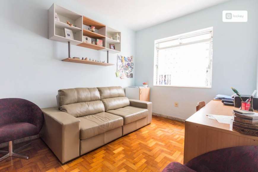 Casa com 6 Quartos para Alugar, 305 m² por R$ 3.500/Mês Rua Itaquera, 1229 - Graça, Belo Horizonte - MG