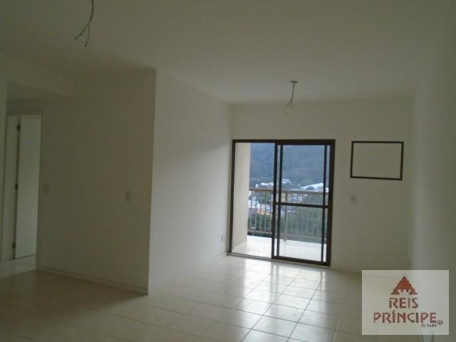 Apartamento com 4 Quartos para Alugar, 96 m² por R$ 1.600/Mês Estrada dos Bandeirantes, 6953 - Jacarepaguá, Rio de Janeiro - RJ