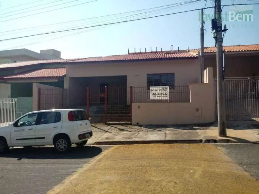 Casa com 3 Quartos para Alugar, 110 m² por R$ 1.700/Mês Rua Dois - Jardim Samambaia, Valinhos - SP