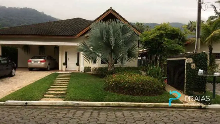 Casa com 3 Quartos à Venda, 310 m² por R$ 1.499.900 Enseada, Guarujá - SP